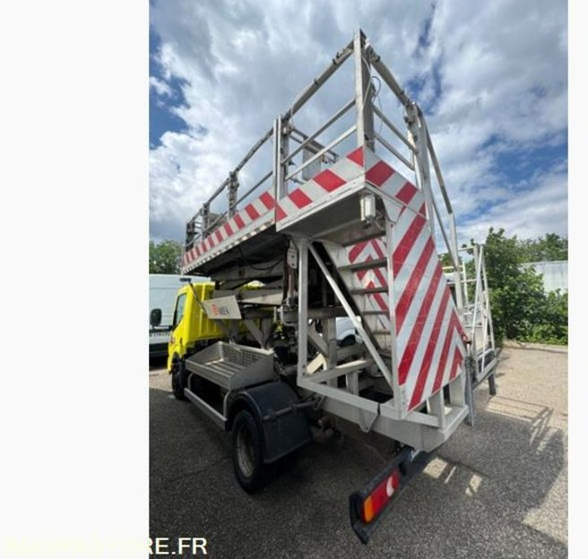 RENAULT MAXITY 2.5l 130CV NACELLE PASSERELLE ELEVATRICE - 2009 - 125 000km - Commercial vehicle: picture 3 RENAULT MAXITY 2.5l 130CV NACELLE PASSERELLE ELEVATRICE - 2009 - 125 000km - Commercial vehicle: picture 3