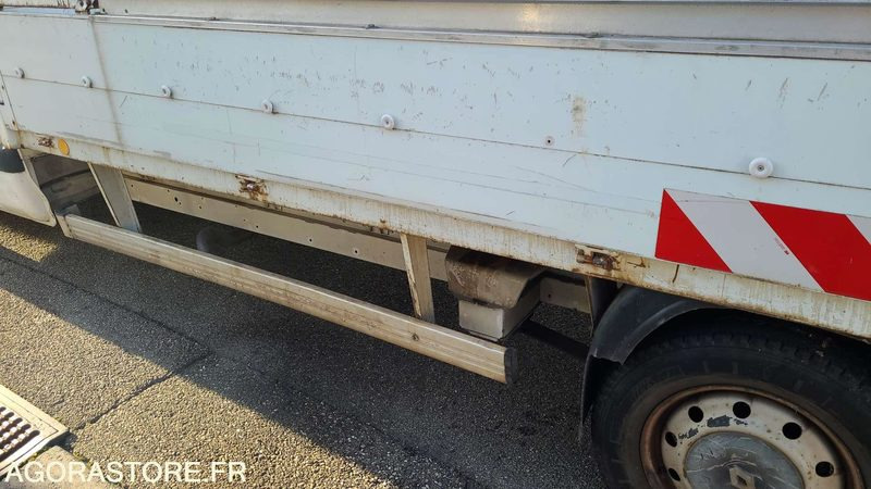 Renault Master - 2006 - 43287kms - 196ARM67 - Commercial vehicle: picture 5 Renault Master - 2006 - 43287kms - 196ARM67 - Commercial vehicle: picture 5