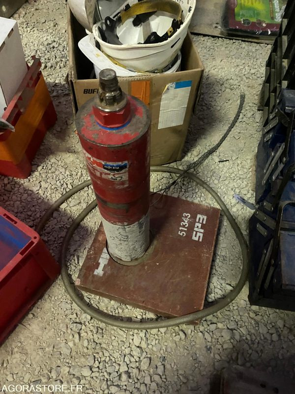 Couronne HILTI 110 mm et plaque affutage - Construction equipment: picture 1 Couronne HILTI 110 mm et plaque affutage - Construction equipment: picture 1