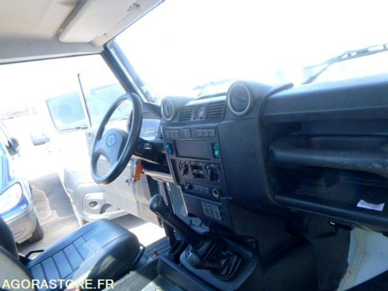 DEFENDER -Land Rover - 2011 - 131930km - 122ch - SUV: picture 4 DEFENDER -Land Rover - 2011 - 131930km - 122ch - SUV: picture 4