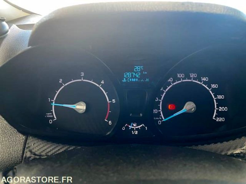 ECOSPORT TITANIUM 1.5 TDCI 90cv . 08/2014 . 128300 km - SUV: picture 5 ECOSPORT TITANIUM 1.5 TDCI 90cv . 08/2014 . 128300 km - SUV: picture 5