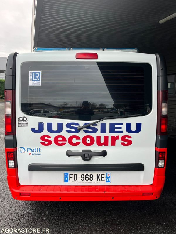 FD-968-KE - Non Roulant - RENAULT TRAFIC - VASP - 305 100 Kms - Ambulance: picture 4 FD-968-KE - Non Roulant - RENAULT TRAFIC - VASP - 305 100 Kms - Ambulance: picture 4