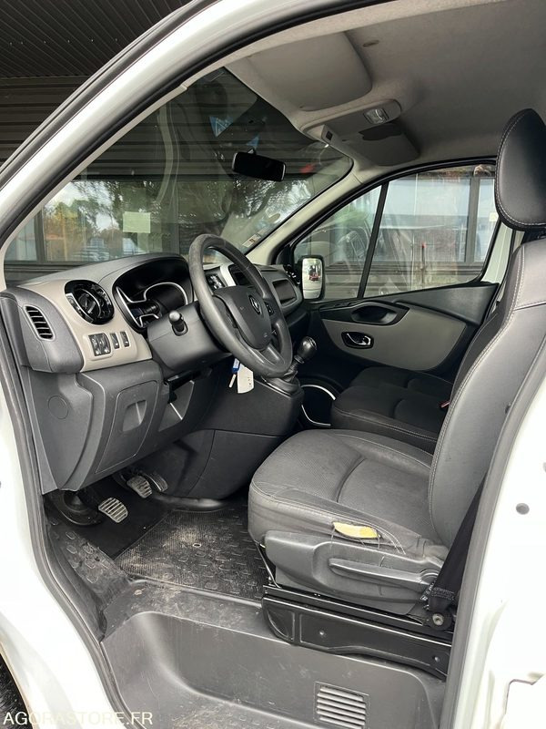 FD-968-KE - Non Roulant - RENAULT TRAFIC - VASP - 305 100 Kms - Ambulance: picture 5 FD-968-KE - Non Roulant - RENAULT TRAFIC - VASP - 305 100 Kms - Ambulance: picture 5