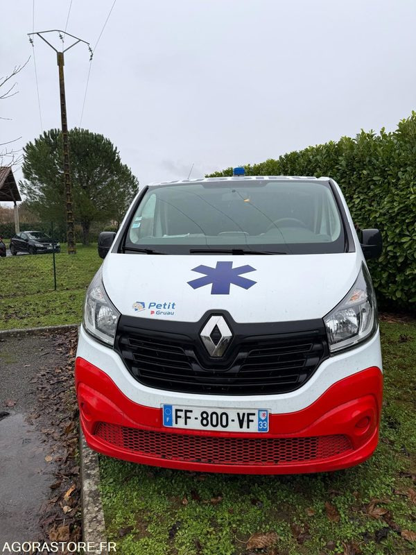 FF-800-VF - Roulant - RENAULT TRAFIC - VASP - CG KS - 337 746 Kms - Ambulance: picture 2 FF-800-VF - Roulant - RENAULT TRAFIC - VASP - CG KS - 337 746 Kms - Ambulance: picture 2
