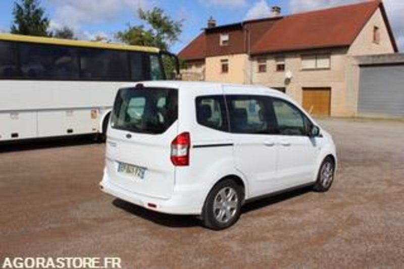 FORD TOURNEO - 2017 - 189 014 KMS - EP841FZ - Small van: picture 3 FORD TOURNEO - 2017 - 189 014 KMS - EP841FZ - Small van: picture 3