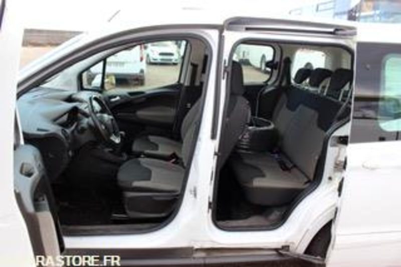 FORD TOURNEO - 2017 - 192 126 KMS- EP280FZ - Small van: picture 4 FORD TOURNEO - 2017 - 192 126 KMS- EP280FZ - Small van: picture 4