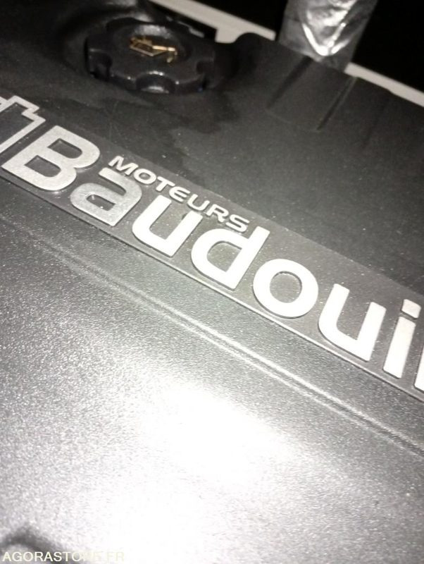 GROUPE ELECTROGENE - Generator set: picture 5 GROUPE ELECTROGENE - Generator set: picture 5