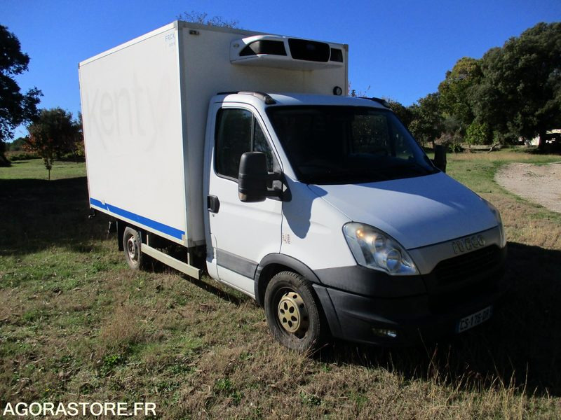 IVECO 35S13 de 2013 426915Kms "d'autoroute"chassis cabine frigorifique - Refrigerated delivery van: picture 2 IVECO 35S13 de 2013 426915Kms "d'autoroute"chassis cabine frigorifique - Refrigerated delivery van: picture 2