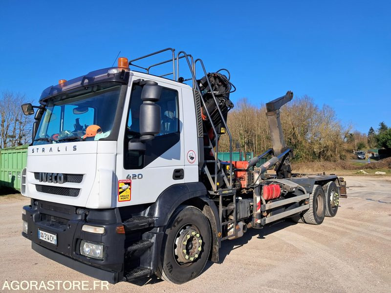 IVECO GRUE AMPLIROLL 559000 kms 2009 - Hook lift truck: picture 2 IVECO GRUE AMPLIROLL 559000 kms 2009 - Hook lift truck: picture 2