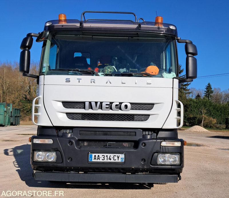 IVECO GRUE AMPLIROLL 559000 kms 2009 - Hook lift truck: picture 1 IVECO GRUE AMPLIROLL 559000 kms 2009 - Hook lift truck: picture 1
