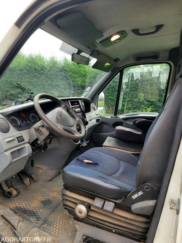 Iveco 35c12 - Tipper van: picture 5 Iveco 35c12 - Tipper van: picture 5
