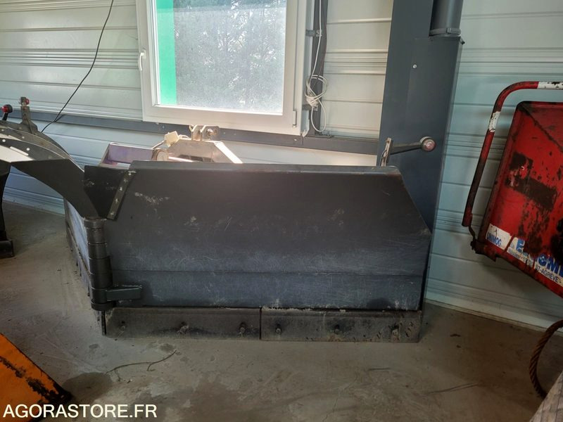 Lame de déneigement - Tool/ Equipment: picture 2 Lame de déneigement - Tool/ Equipment: picture 2