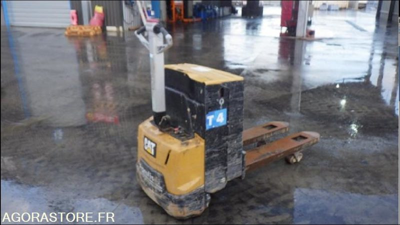 Lot de 9 Transpalettes Electriques CAT (année de 2019 à 2023) - Innondé partiel - Pallet truck: picture 4 Lot de 9 Transpalettes Electriques CAT (année de 2019 à 2023) - Innondé partiel - Pallet truck: picture 4