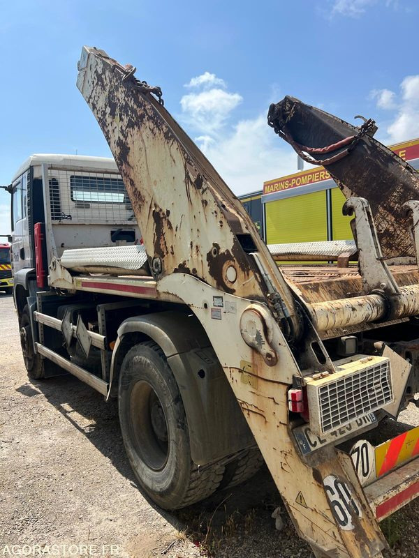 MAN 4X2 MULTICHAINE - 2005 - 538000 Kms - Skip loader truck: picture 3 MAN 4X2 MULTICHAINE - 2005 - 538000 Kms - Skip loader truck: picture 3