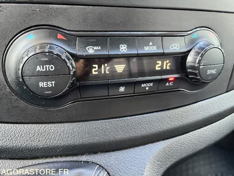 MERCEDES VITO FOURGON 116 CDI BLUETEC PROPULSION LONG 3 PLACES BV6 - Panel van: picture 4 MERCEDES VITO FOURGON 116 CDI BLUETEC PROPULSION LONG 3 PLACES BV6 - Panel van: picture 4