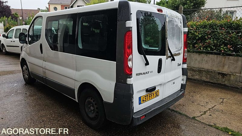 MINIBUS RENUALT TRAFIC - 437FFY92 - Minibus, Passenger van: picture 4 MINIBUS RENUALT TRAFIC - 437FFY92 - Minibus, Passenger van: picture 4