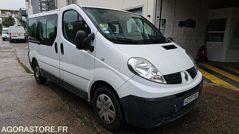 MINIBUS RENUALT TRAFIC - 437FFY92 - Minibus, Passenger van: picture 2 MINIBUS RENUALT TRAFIC - 437FFY92 - Minibus, Passenger van: picture 2