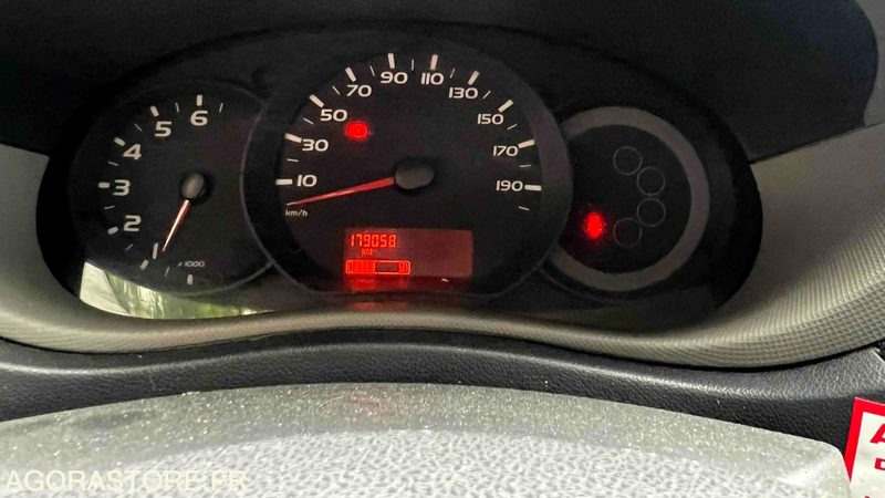 MINICAR - RENAULT TRUCKS - MASTER TPMR - 2012 - 179 100 KM (CB-868-FW) - Minibus, Passenger van: picture 4 MINICAR - RENAULT TRUCKS - MASTER TPMR - 2012 - 179 100 KM (CB-868-FW) - Minibus, Passenger van: picture 4