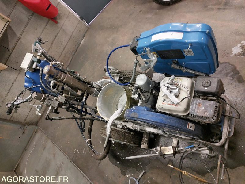 Machine de marquage Graco LineLazer IV 200HS - Tool/ Equipment: picture 1 Machine de marquage Graco LineLazer IV 200HS - Tool/ Equipment: picture 1