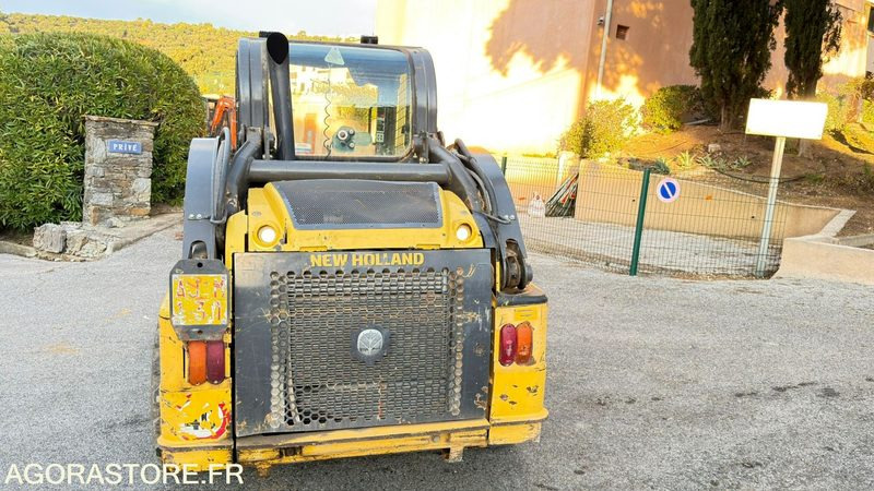 NEW HOLLAND L218 de 2014 - Loader: picture 3 NEW HOLLAND L218 de 2014 - Loader: picture 3