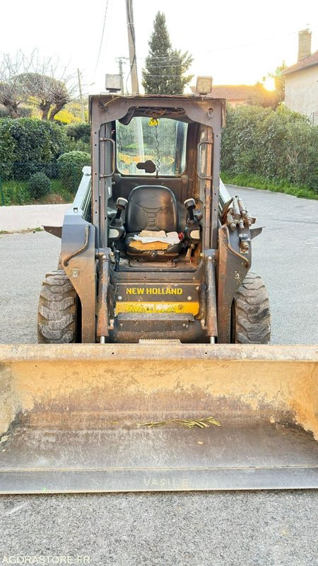 NEW HOLLAND L218 de 2014 - Loader: picture 1 NEW HOLLAND L218 de 2014 - Loader: picture 1