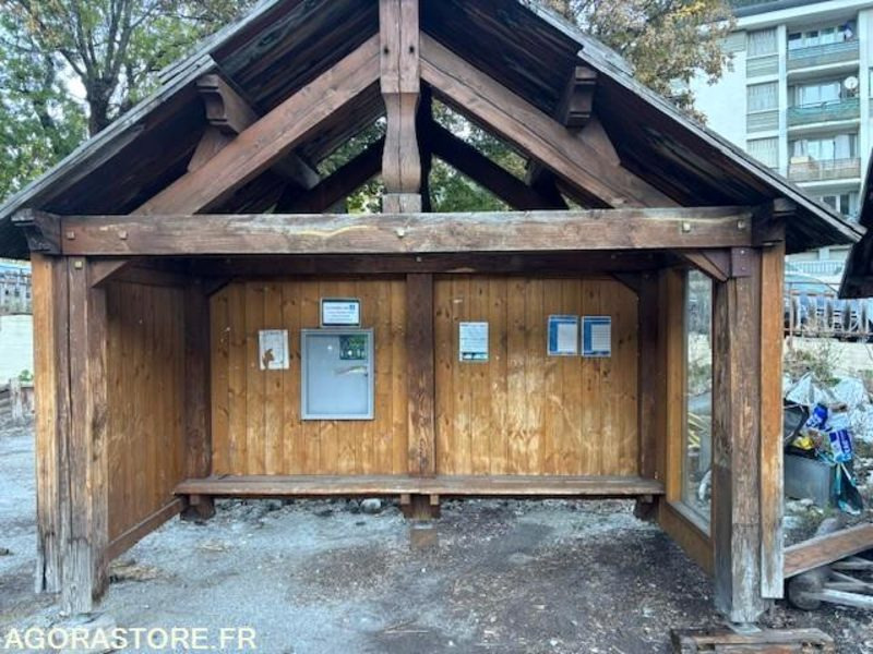 Grand abris bus bois - Other machinery: picture 1 Grand abris bus bois - Other machinery: picture 1