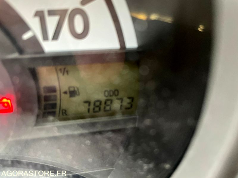 PEUGEOT 107 CL-310-LQ - Car: picture 5 PEUGEOT 107 CL-310-LQ - Car: picture 5