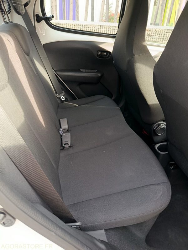 Car PEUGEOT 108 - 5600kms: picture 9