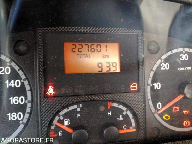 PEUGEOT BOXER 9 PLACES - Panel van: picture 5 PEUGEOT BOXER 9 PLACES - Panel van: picture 5