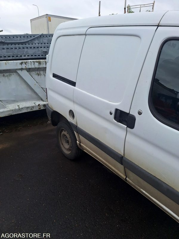 PEUGEOT PARTNER - 2002 - 156627 Kms - Small van: picture 2 PEUGEOT PARTNER - 2002 - 156627 Kms - Small van: picture 2