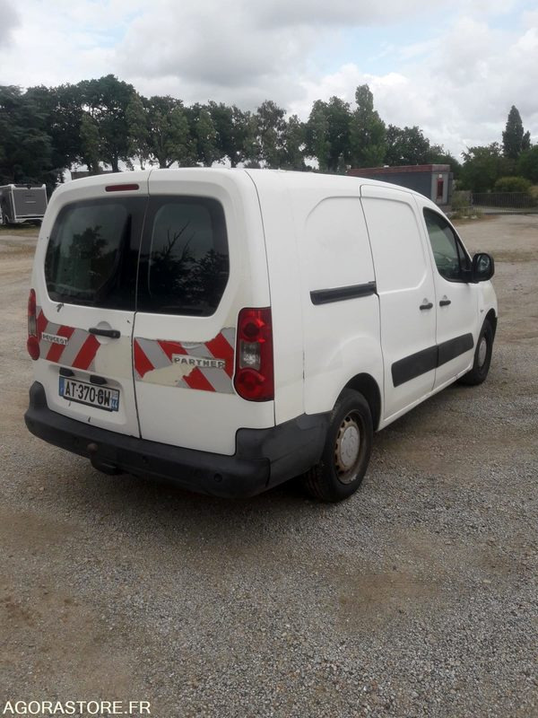 PEUGEOT PARTNER - 2010 / 379179 KM (AT370GW) - Small van: picture 4 PEUGEOT PARTNER - 2010 / 379179 KM (AT370GW) - Small van: picture 4