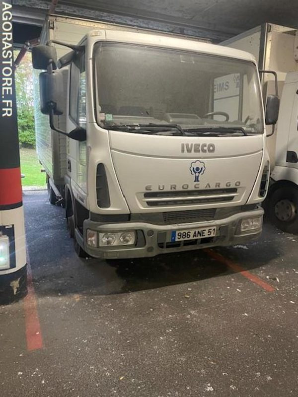 POID LOURD IVECO - Box truck: picture 1 POID LOURD IVECO - Box truck: picture 1