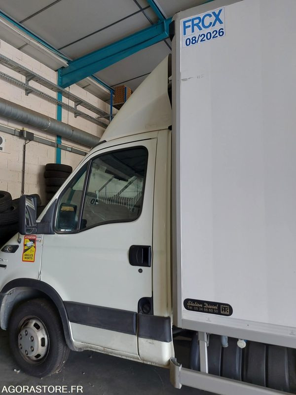 POIDS LOURDS IVECO DAILY FRIGORIFIQUE - 195900 kms - 2005 - Refrigerated delivery van: picture 2 POIDS LOURDS IVECO DAILY FRIGORIFIQUE - 195900 kms - 2005 - Refrigerated delivery van: picture 2