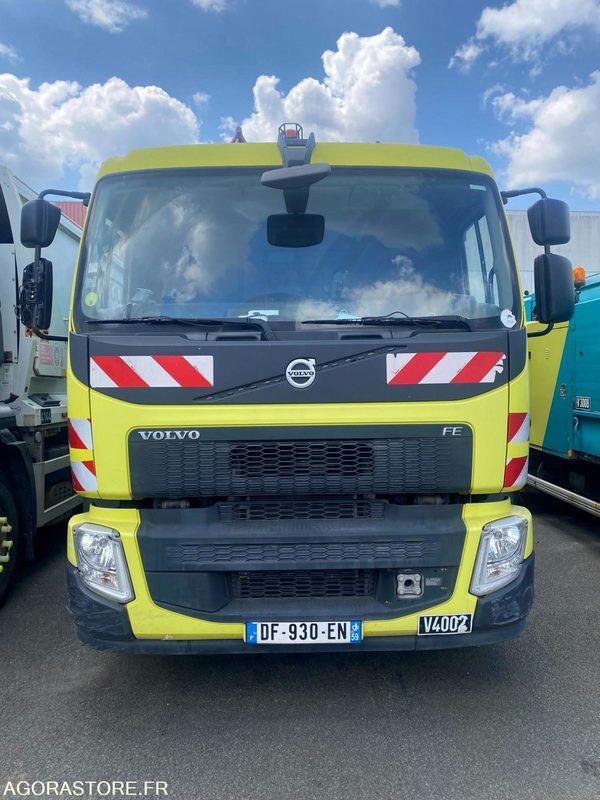 PORTEUR BOM 26T VOLVO GEESINK - 160803km- 2014 (4002) - Garbage truck: picture 1 PORTEUR BOM 26T VOLVO GEESINK - 160803km- 2014 (4002) - Garbage truck: picture 1