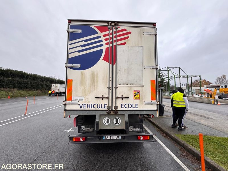 PORTEUR - RENAULT - MIDLUM - 2010 - 298000KM - (3818) - Curtainsider truck: picture 4 PORTEUR - RENAULT - MIDLUM - 2010 - 298000KM - (3818) - Curtainsider truck: picture 4