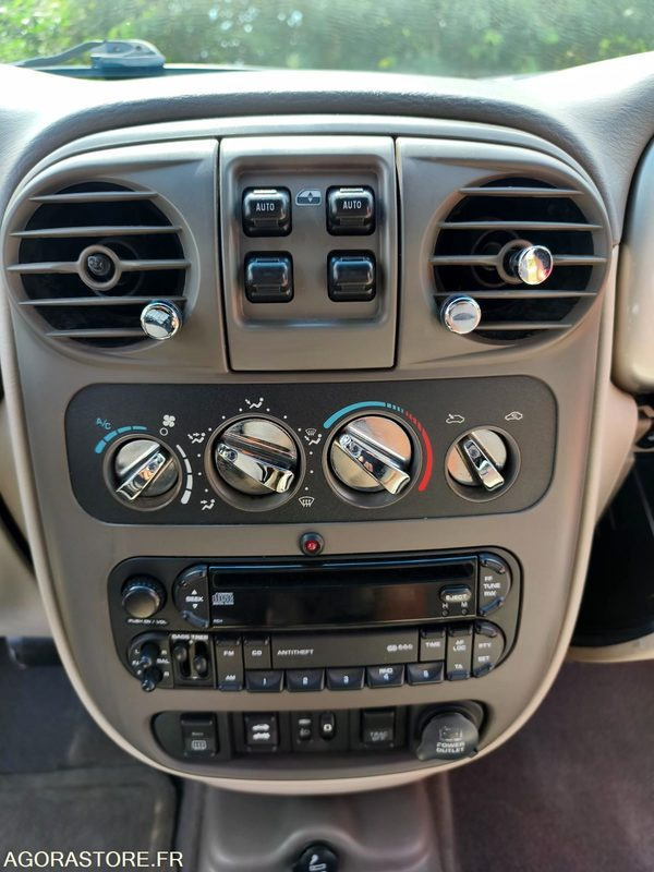 PT CRUISER CABRIOLET 2.4 16V LIMITED BOITE AUTOMATIQUE - Car: picture 5 PT CRUISER CABRIOLET 2.4 16V LIMITED BOITE AUTOMATIQUE - Car: picture 5
