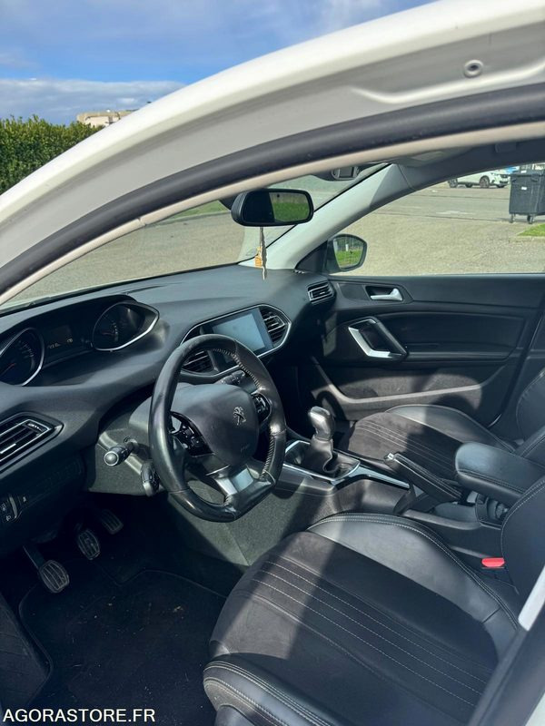 Car Peugeot 308 1.6 HDi 90 CV phase 2 T9 - 2014 - 172 500 KMS: picture 9