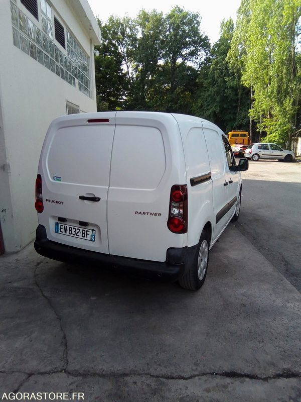 Peugeot. Partner 1.6 HDi 100 CV - 2017 - 123052 kms - Small van: picture 4 Peugeot. Partner 1.6 HDi 100 CV - 2017 - 123052 kms - Small van: picture 4