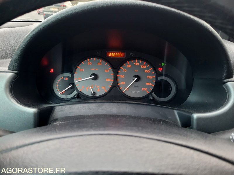 Peugeot partner 1.6hdi 90 ch - Car: picture 5 Peugeot partner 1.6hdi 90 ch - Car: picture 5