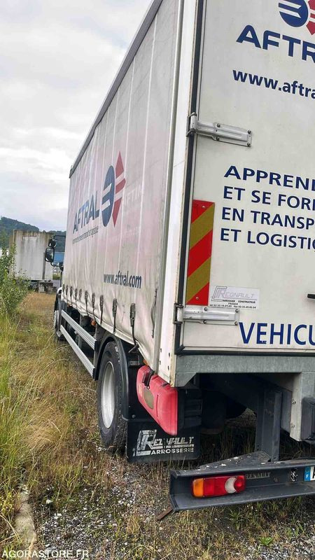 RENAULT 270 DXI - 2010 - 335258kms - Curtainsider truck: picture 2 RENAULT 270 DXI - 2010 - 335258kms - Curtainsider truck: picture 2
