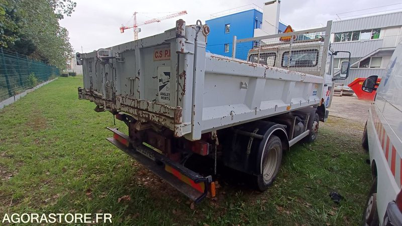 RENAULT S120 BI BENNE FOREZ 205902 kms 1994 - Tipper van: picture 4 RENAULT S120 BI BENNE FOREZ 205902 kms 1994 - Tipper van: picture 4