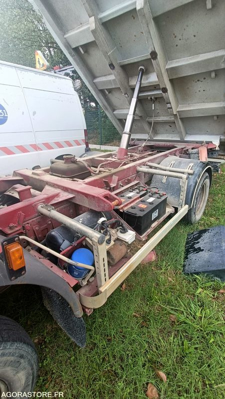 RENAULT S120 BI BENNE FOREZ 205902 kms 1994 - Tipper van: picture 5 RENAULT S120 BI BENNE FOREZ 205902 kms 1994 - Tipper van: picture 5