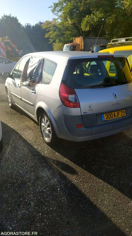 RENAULT SCENIC - 2007 - Car: picture 2 RENAULT SCENIC - 2007 - Car: picture 2