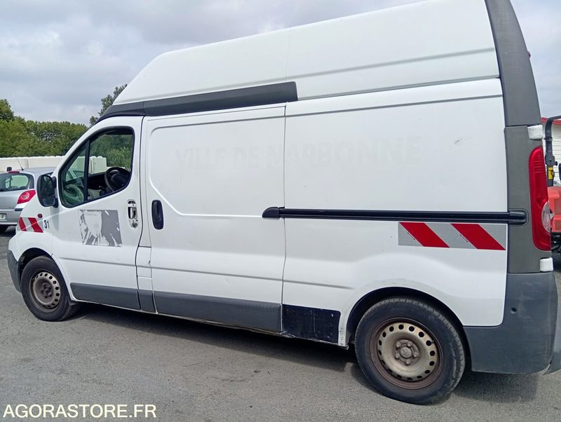 RENAULT TRAFIC 211200kms - 2006 - Panel van: picture 4 RENAULT TRAFIC 211200kms - 2006 - Panel van: picture 4