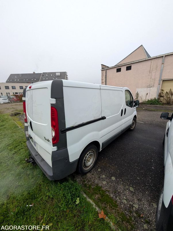 RENAULT TRAFIC 90CV 2.0 DCI - 209 014 KM - Panel van: picture 5 RENAULT TRAFIC 90CV 2.0 DCI - 209 014 KM - Panel van: picture 5