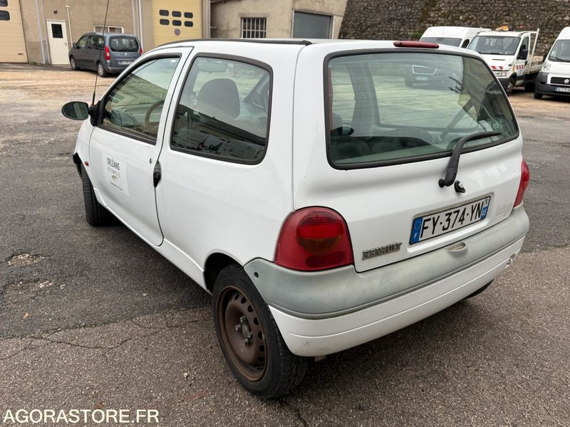 RENAULT TWINGO - 2002 - 158000KM - Car: picture 3 RENAULT TWINGO - 2002 - 158000KM - Car: picture 3