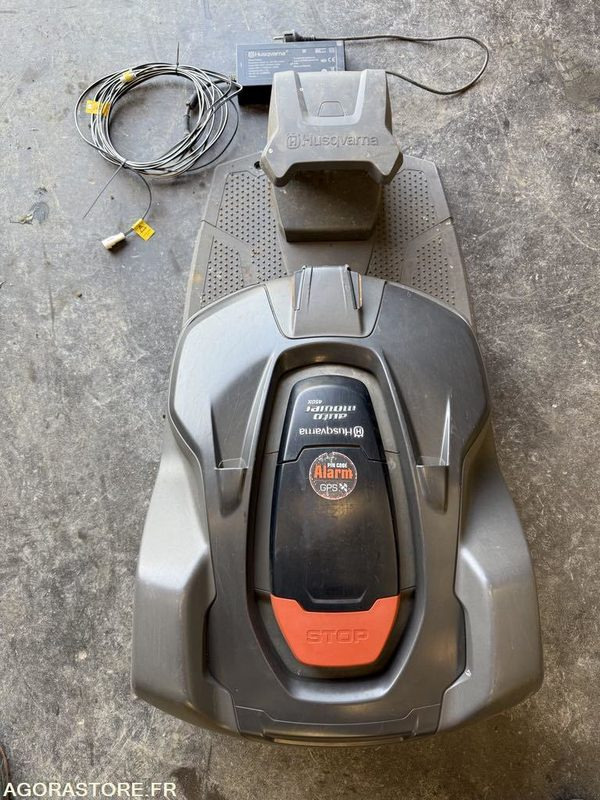 ROBOT de tonte 450x Husqvarna occasion 2022 5000m2 - Garden mower: picture 1 ROBOT de tonte 450x Husqvarna occasion 2022 5000m2 - Garden mower: picture 1