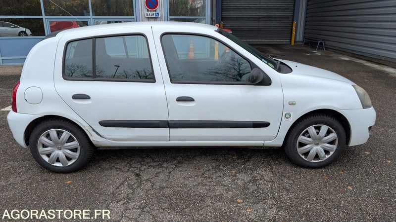 Renault CLIO 2 - Car: picture 3 Renault CLIO 2 - Car: picture 3