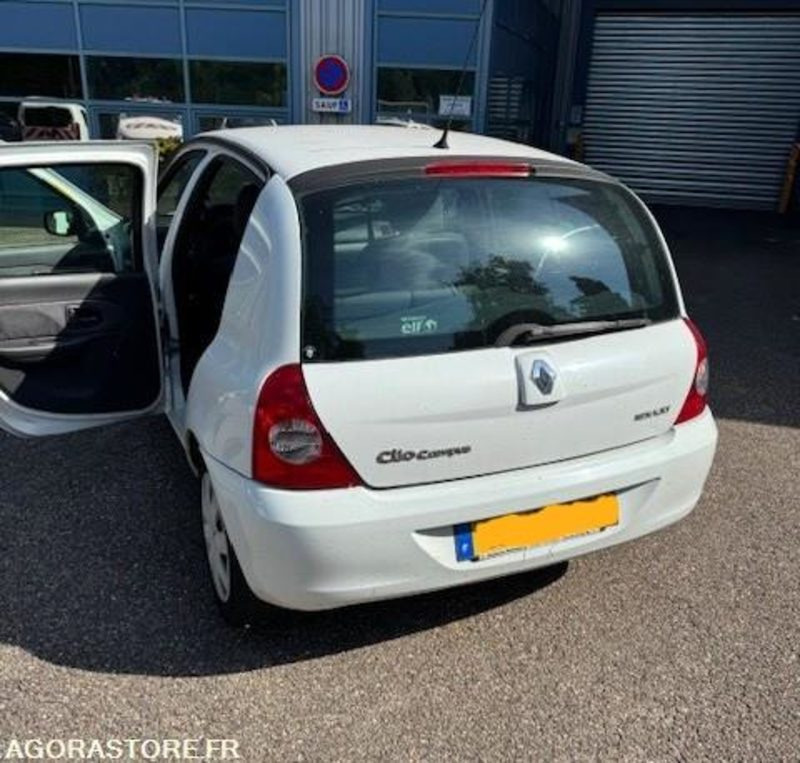 Renault CLIO 2 - Car: picture 4 Renault CLIO 2 - Car: picture 4