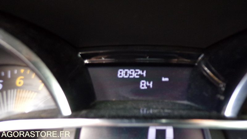 Renault Clio 4 DQ-031-CM (BP) - Car: picture 5 Renault Clio 4 DQ-031-CM (BP) - Car: picture 5